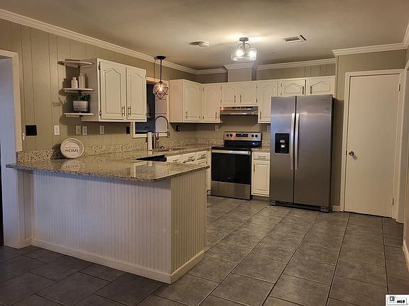 4th image of 244 Westside Dr