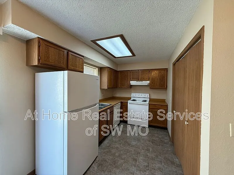 2 bed, 2.0 bath, 1124 sqft, $1,025 — Photo 4