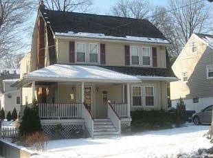 2nd image of 221 High St