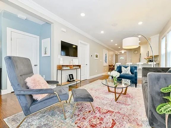 3rd image of 210 Cedar St #1
