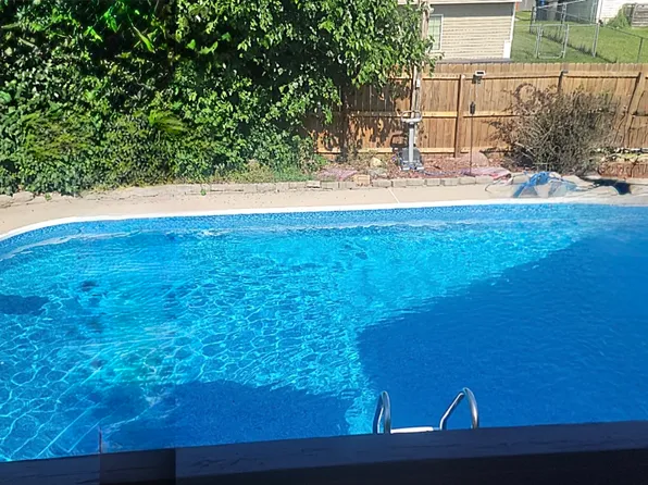 3017 E 43rd St, Des Moines, IA 50317