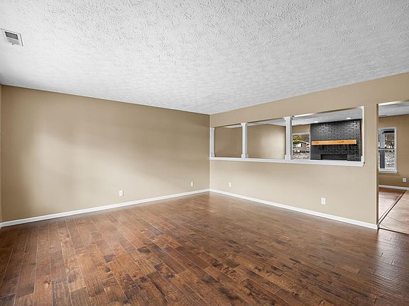 2nd image of 5548 N Bluegrass Cir