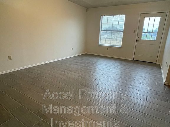 2nd image of 1605 River Bend Dr