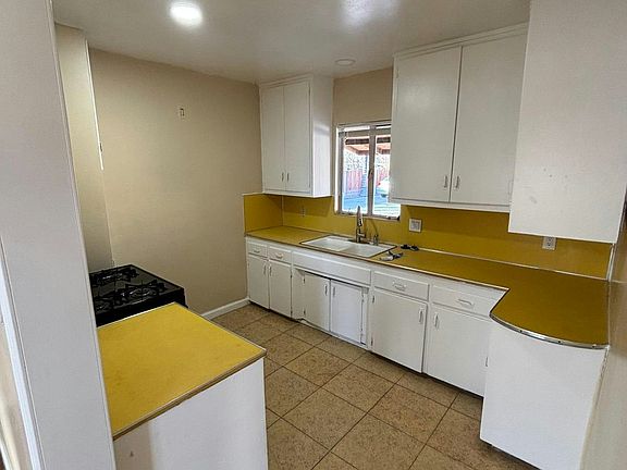 3rd image of 286 S Alessandro Ave #381
