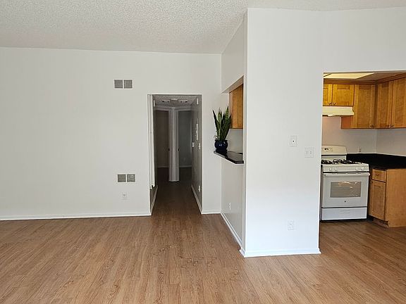 3rd image of 8465 Ventura Canyon Ave APT 112