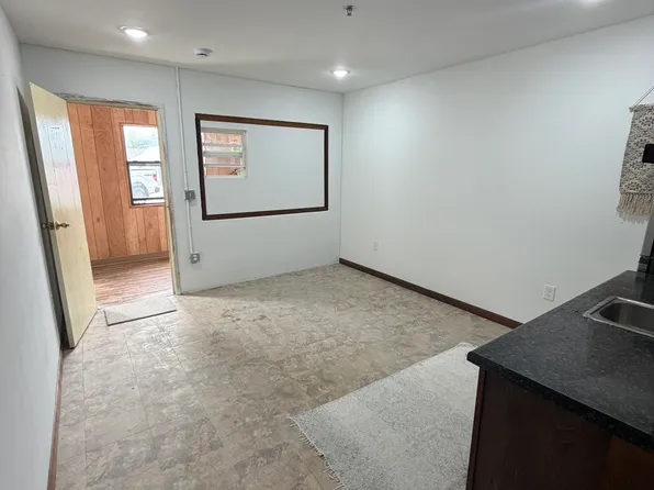 1355 E Main St #34, Batesville, AR 72501