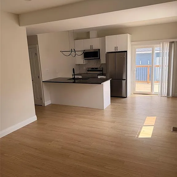 2936 Langlois Ave — Photo 4