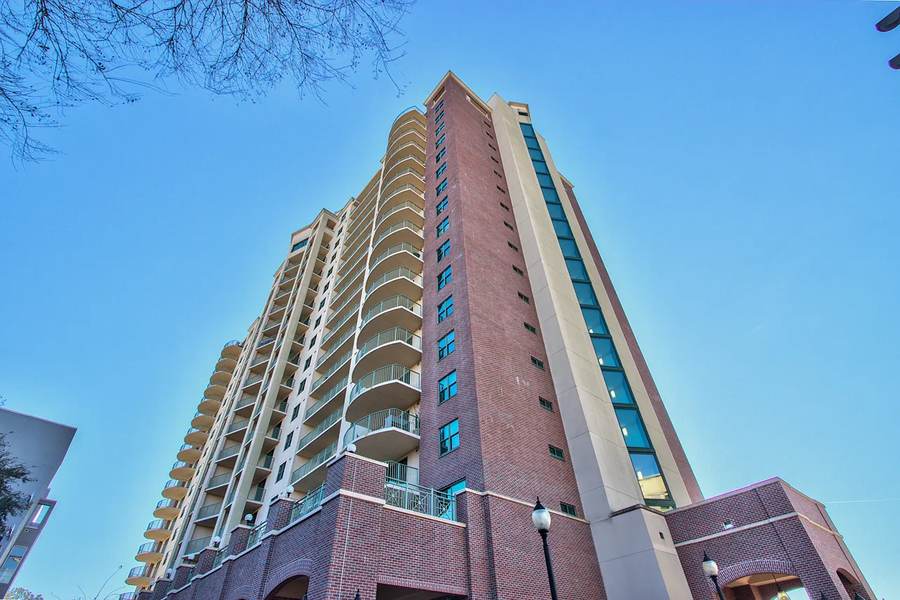 2 bed, 1295 sqft, $2,600 — Photo 1