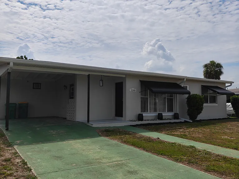 2240 Birchcrest Blvd — Photo 2
