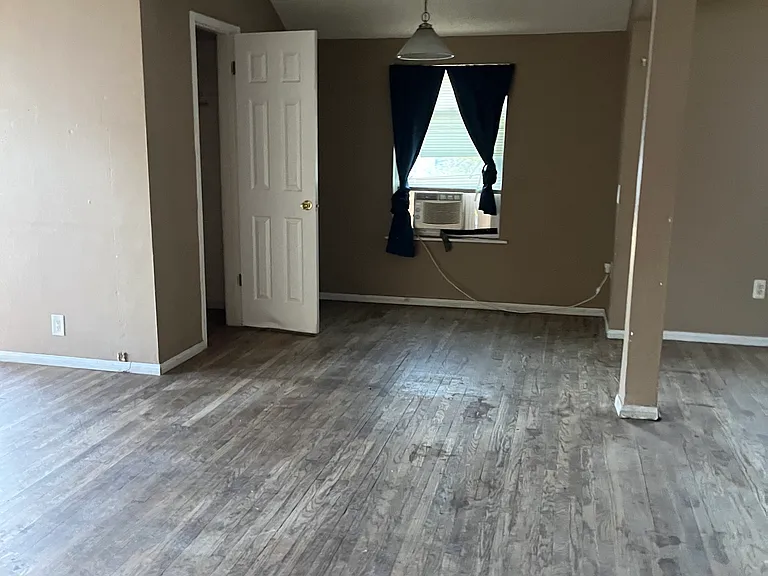 1041 Flora Ave — Photo 12