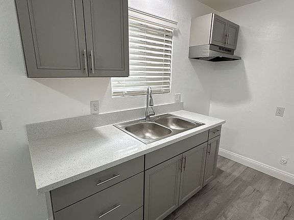 5th image of 315 NE 3rd Ave #D-a