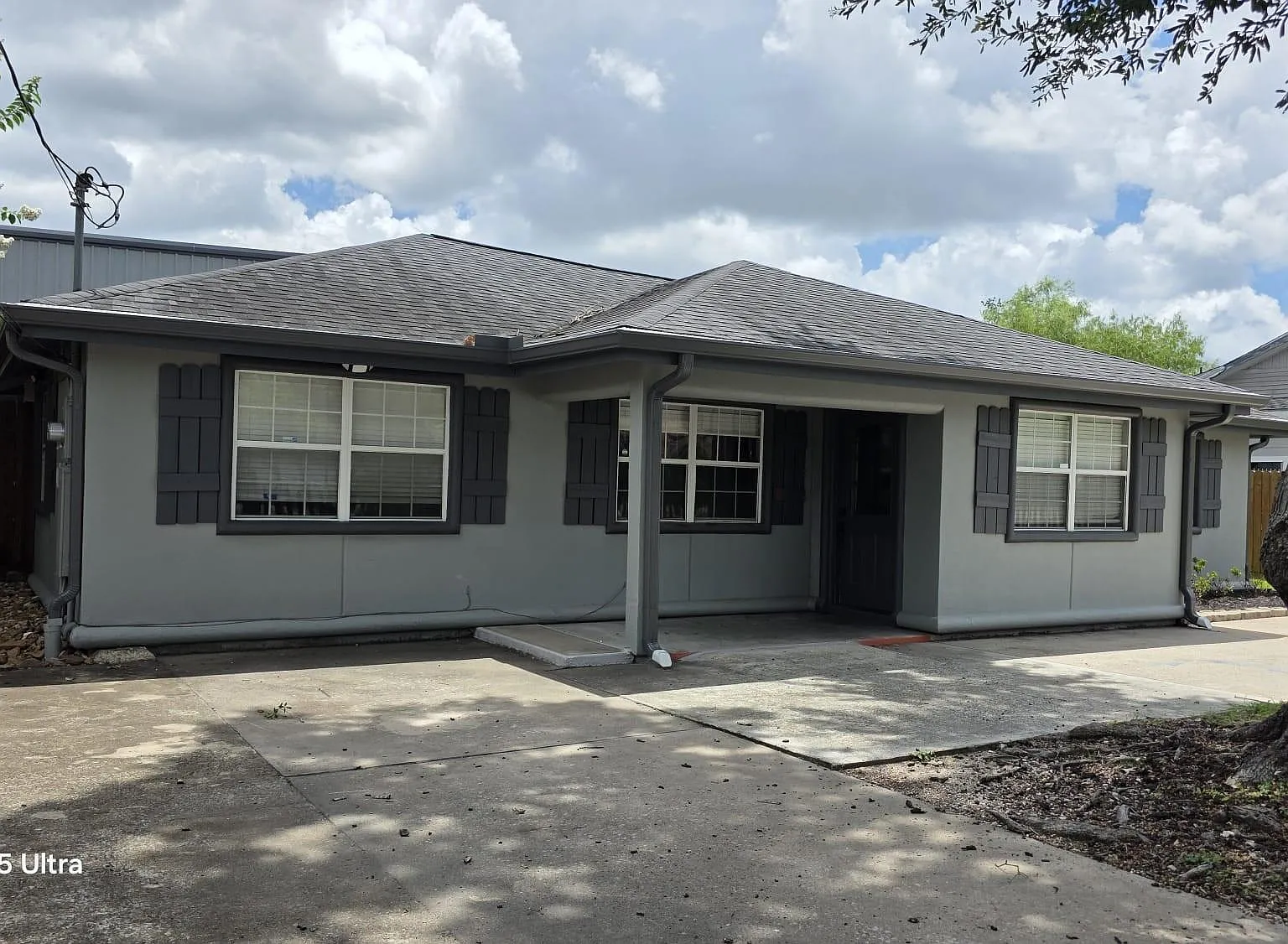 3 bed, 2.0 bath, 2400 sqft, $2,400 — Photo 1