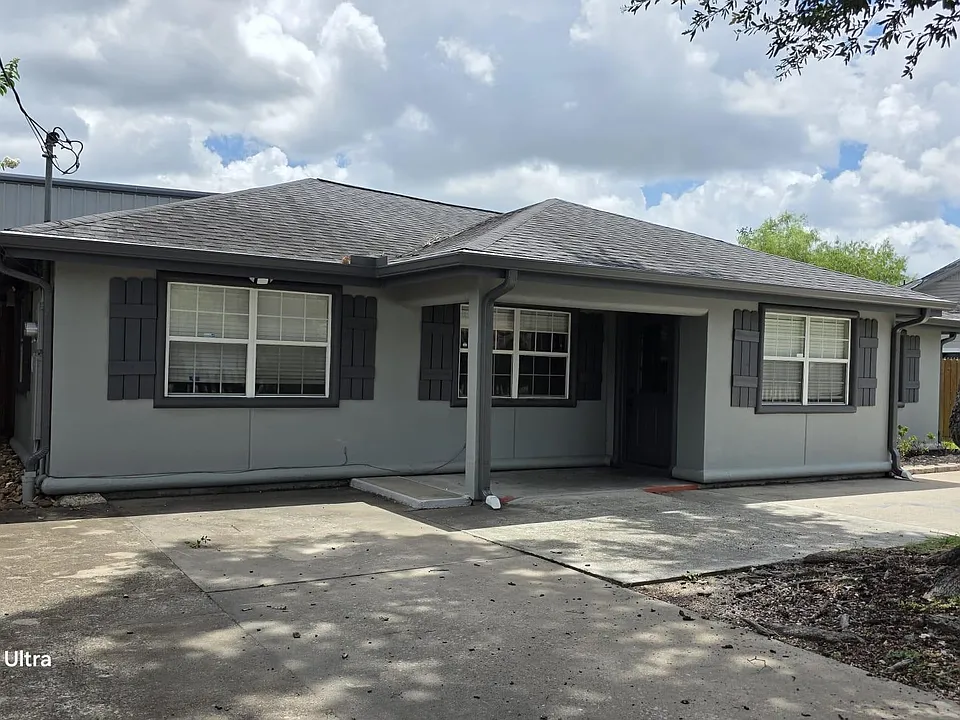 2098 Harland Dr