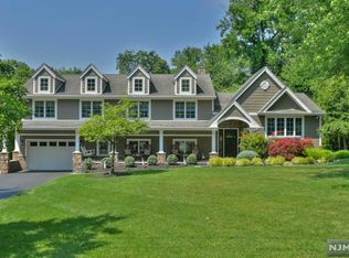 276 West Pl, Township Of Washington, NJ 07676