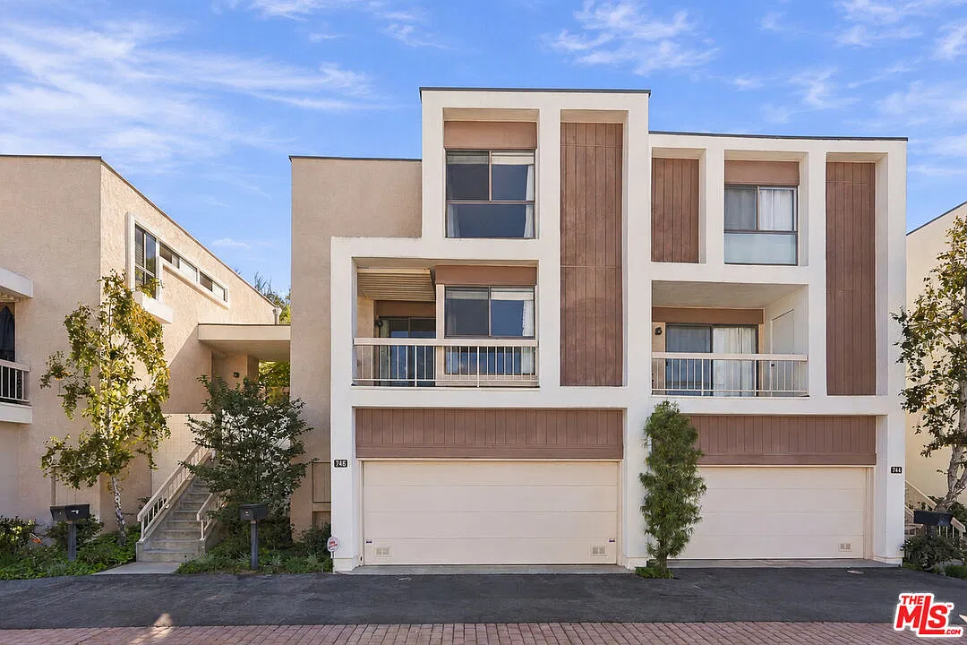 3 bed, 3.0 bath, 1649 sqft, $4,500 — Photo 1