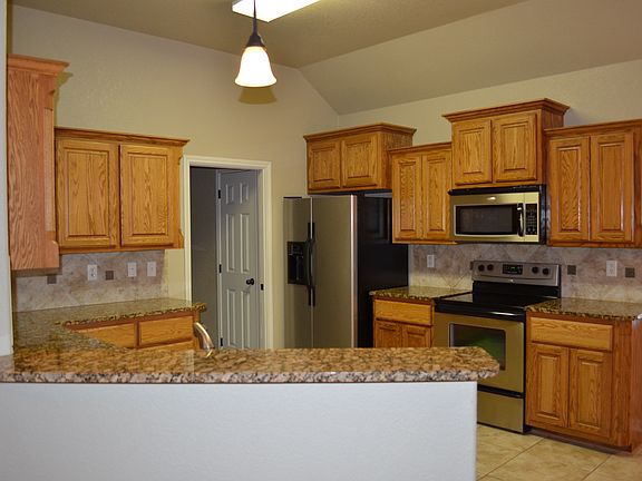 2nd image of 1513 Hazelnut Dr