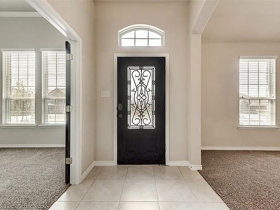 5th image of 1036 Shady Lane Dr