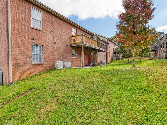 3rd image of 4829 Poplar Crest Way