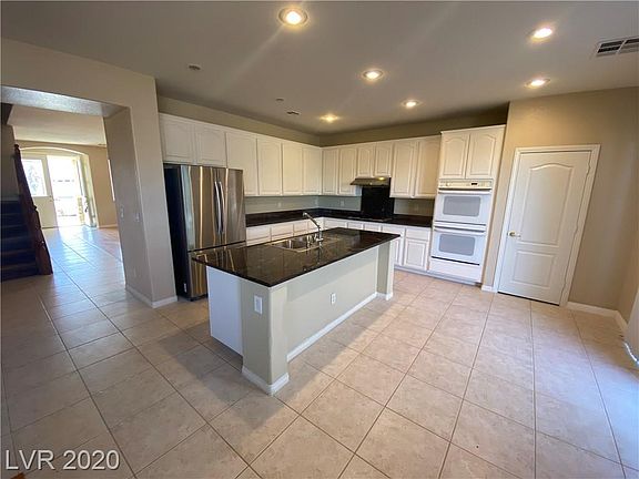 4th image of 11012 Clemmons Ct