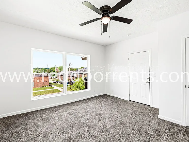 389 S Main St #D — Photo 29