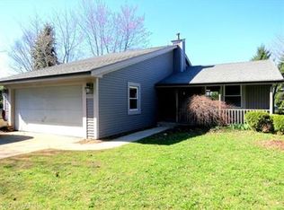 5815 Belding Rd NE, Rockford, MI 49341