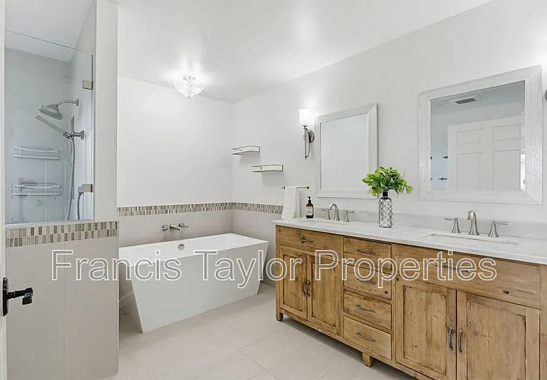 29059 Meadow Glen Way W — Photo 24