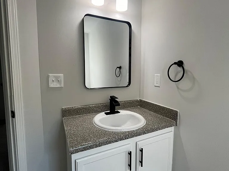 1047 Wheel House Ln #B — Photo 8