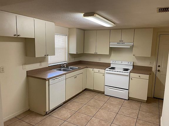 3rd image of 3728 Mistwood Dr
