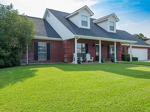 4th image of 605 Grand Oaks Ct