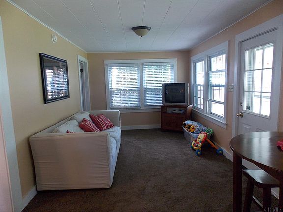 5th image of 19 Wilson Ave