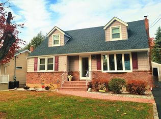 44 Clark St, Huntington, NY 11743