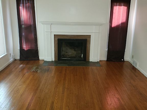 3rd image of 16175 Rosemont Ave