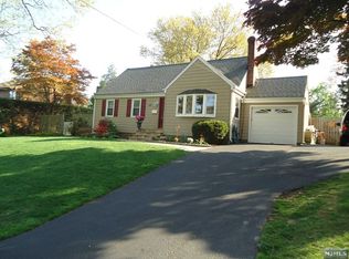 99 Ridge Ave, Park Ridge, NJ 07656