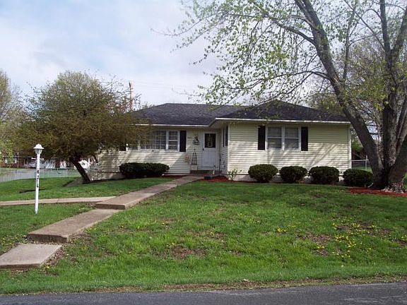 2nd image of 404 E 10th St