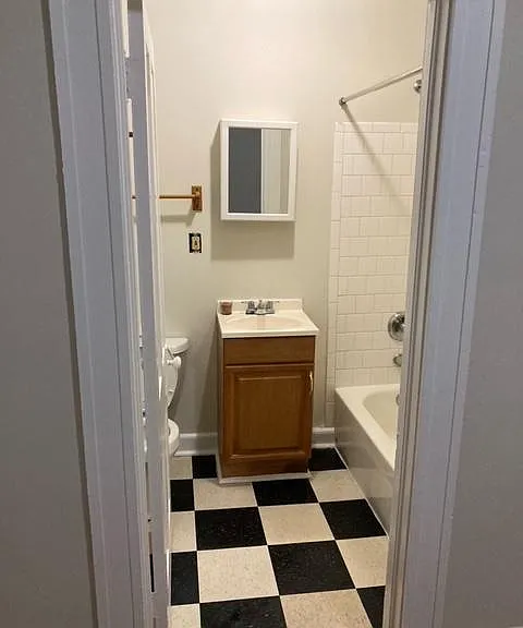 251 Robert St #6 — Photo 6