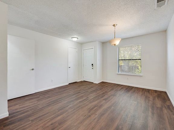 5th image of 2163 Villa Pl