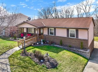 147 Macbeth Dr, New Kensington, PA 15068