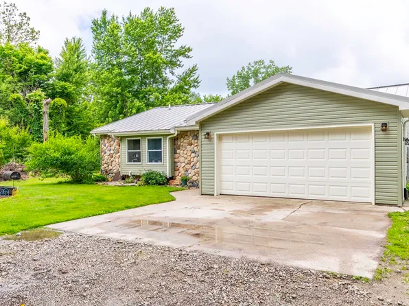 1555 E 770 S, Wolcottville, IN 46795