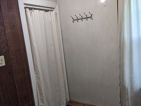 5th image of 169 Cedar Ave