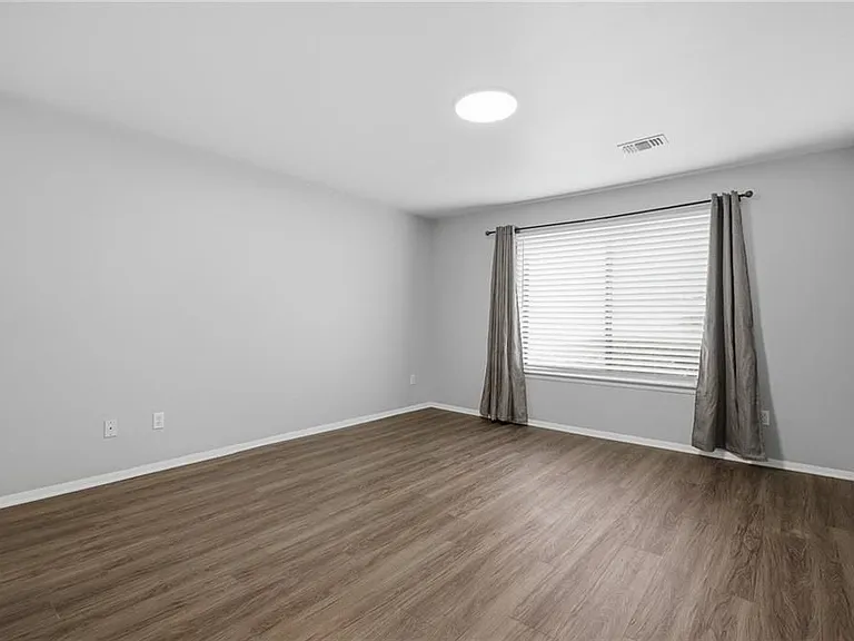 2183 Surrey Ct — Photo 19