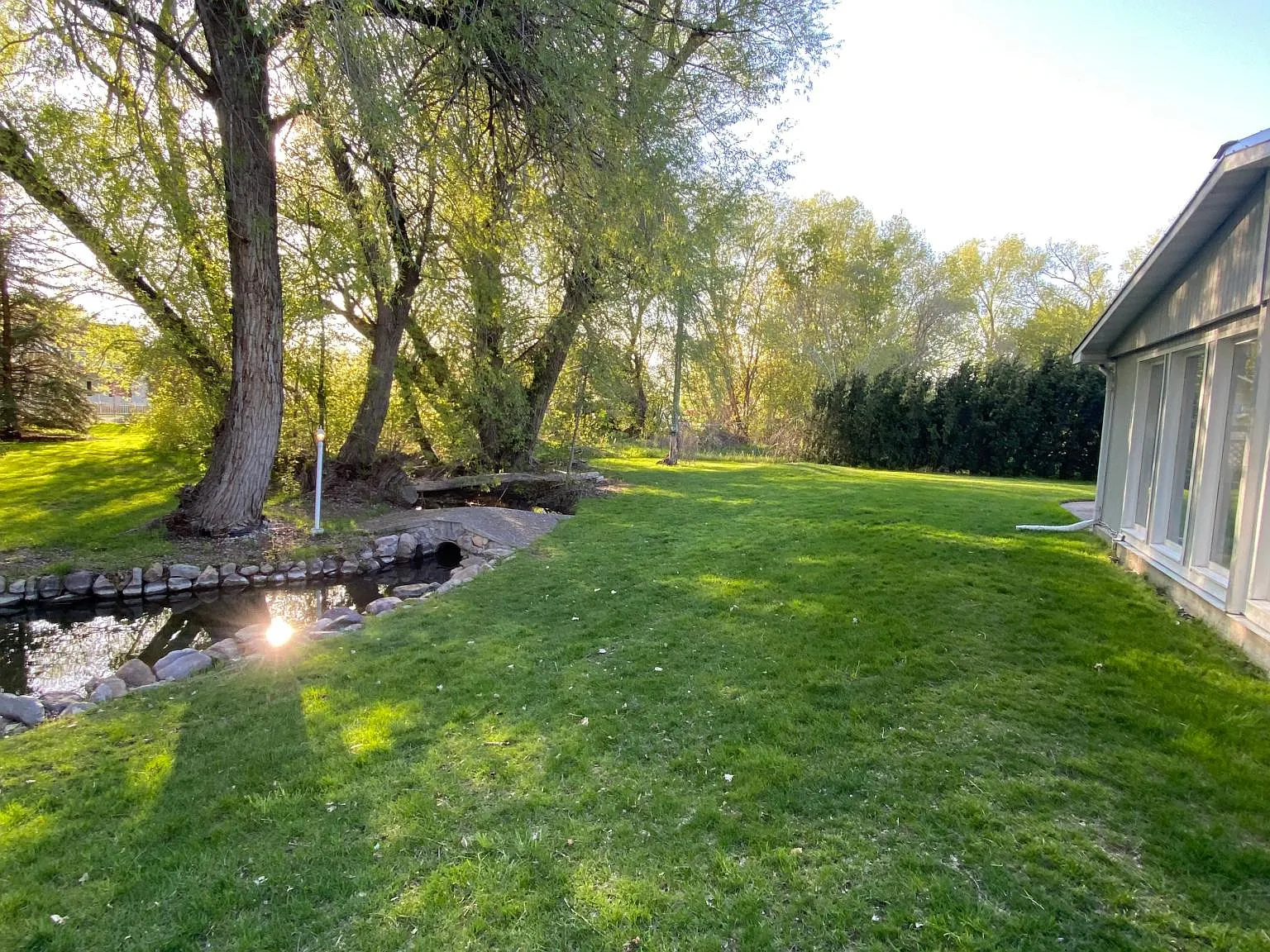 3 bed, 2300 sqft, $2,800 — Photo 3