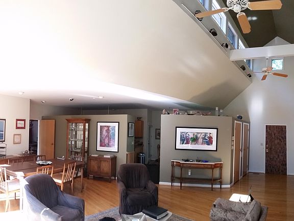 3rd image of 5344 Chaucers Ct