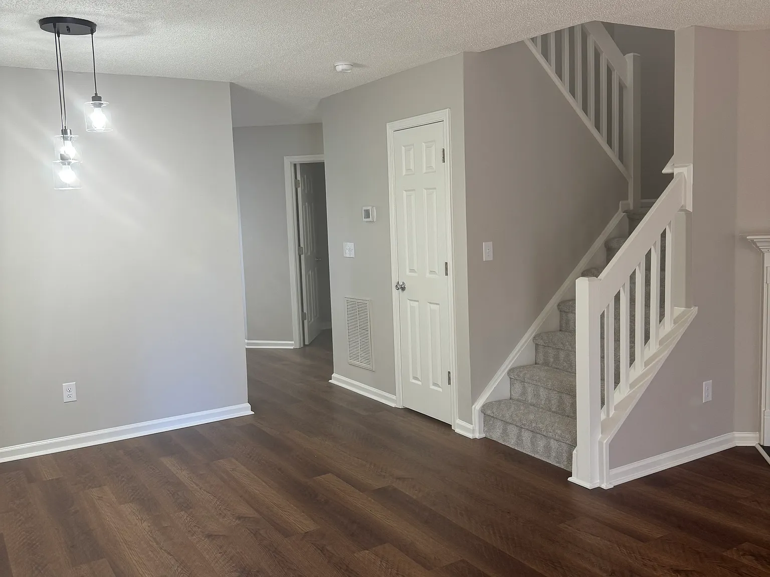 3 bed, 2.5 bath, 1300 sqft, $1,750 — Photo 4