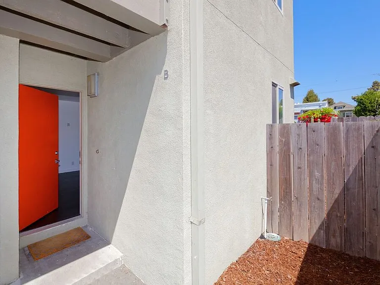 2231 Ward St — Photo 35