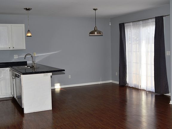 4th image of 3236 Napa Ct