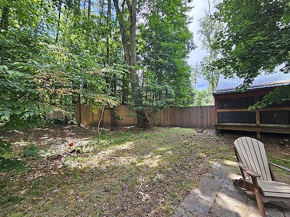 5th image of 5 Root Hollow Ln