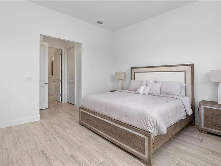 1905 Fresno Ave — Photo 17