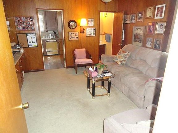 3rd image of 15928 Gledhill St