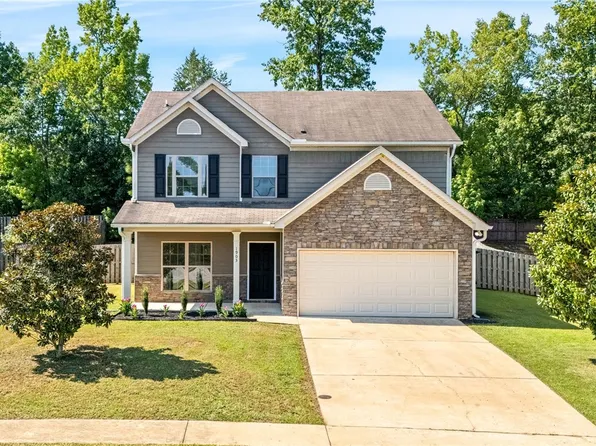 1903 Creekstone Dr, Opelika, AL 36804