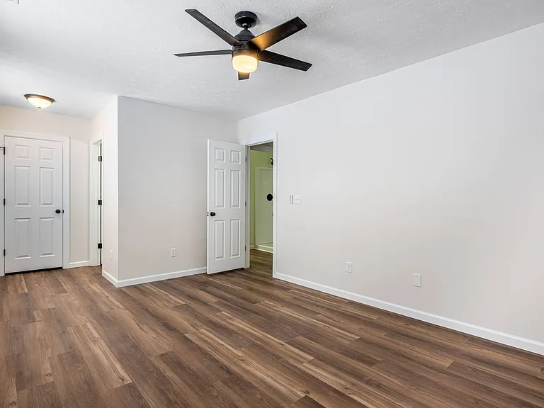 1013 Virginia Ave — Photo 11